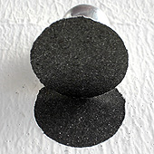 Eigenschaften und Anwendung von Abschirmmaterialien 12 Haftungstest mit aufgeklebtem Stempel und Zugmaschine