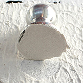 Eigenschaften und Anwendung von Abschirmmaterialien 15 Haftungstest mit aufgeklebtem Stempel und Zugmaschine