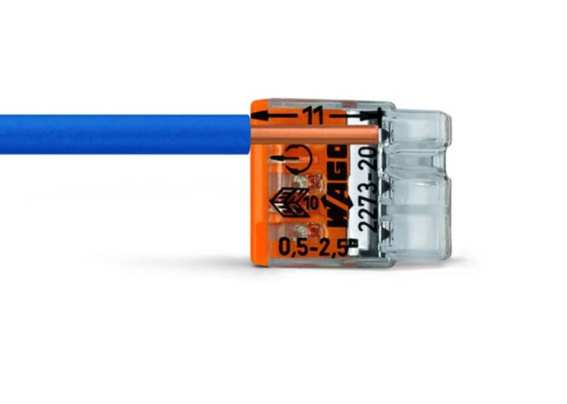 Eindrähtigen Leiter gemäß dem aufgedruckten Maß 11 mm abisolieren.