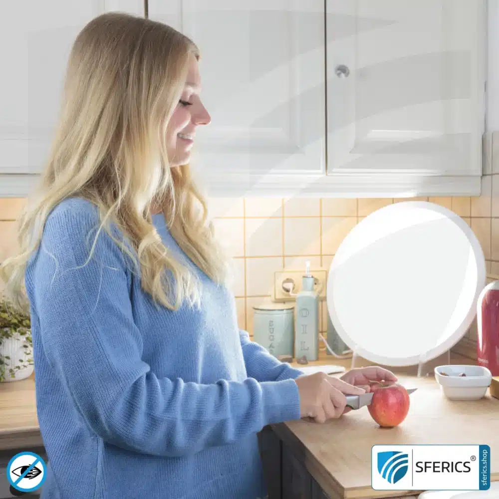 LED Wohlfühl Tageslichtlampe LENA | vitalisierende Lichtdusche + Lichttherapie bei Lichtmangel | Vollspektrum Tageslicht bis zu 10.000 Lux | dimmbar | flimmerfrei | CRI über 95 | stellend und hängend anwendbar