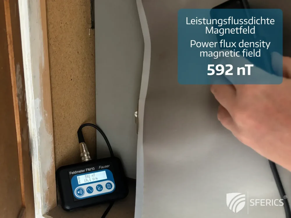 Magnetfeld Messung 2 - mit Magnetfeld Abschirmfolie 1lagig